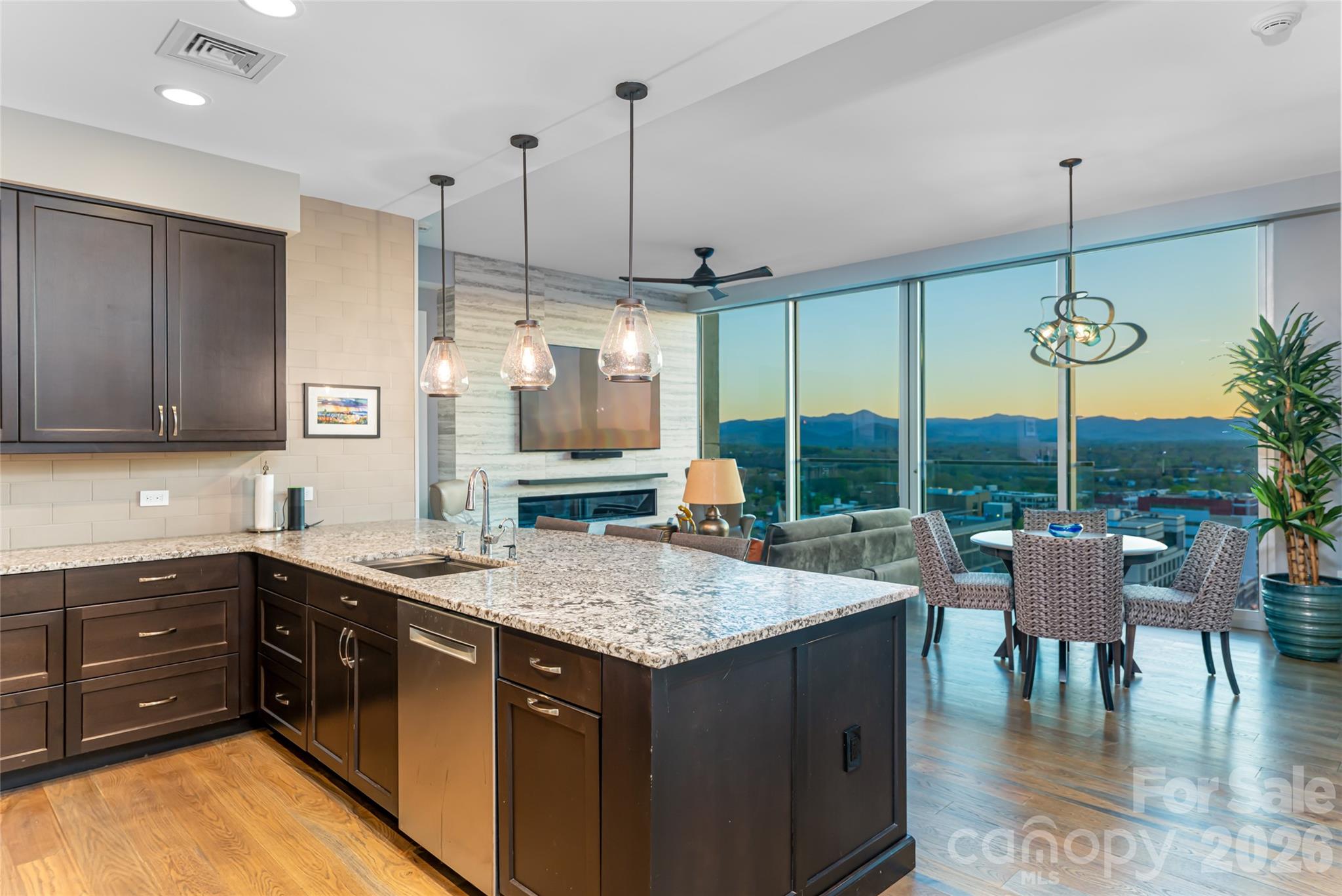 Asheville Arras Residence - Residential