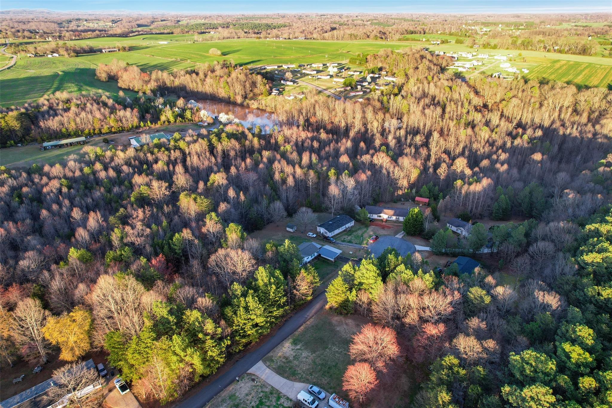 Victorias Landmark - Land