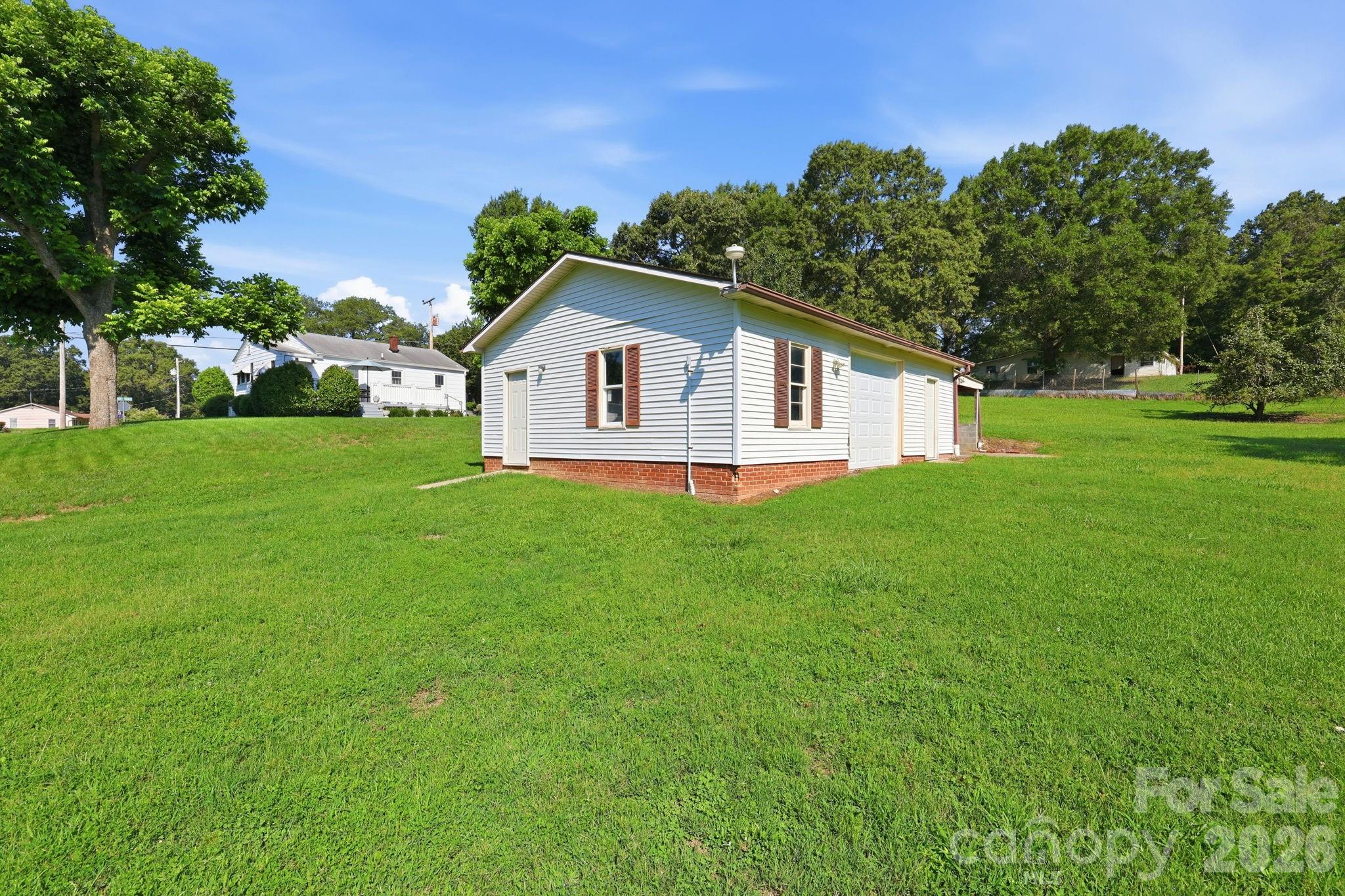 558 Snuggs Street