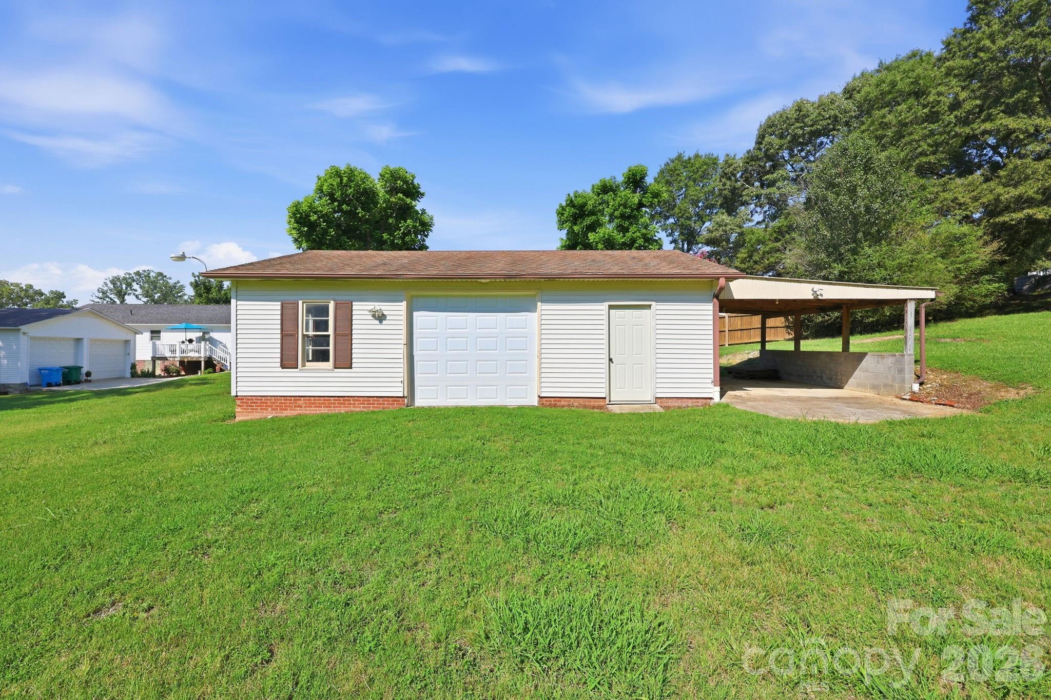 558 Snuggs Street