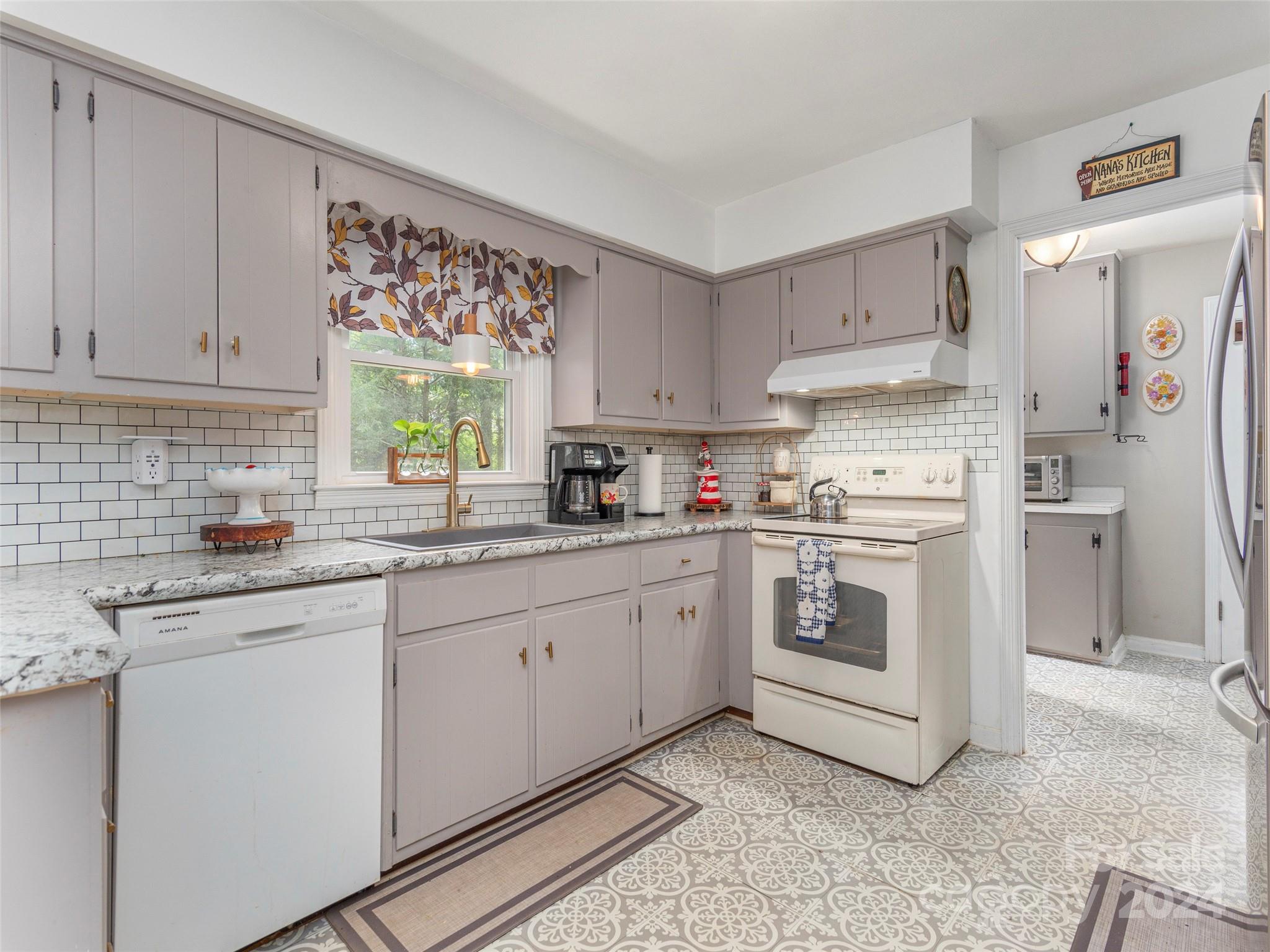 Brookland Manor - Residential