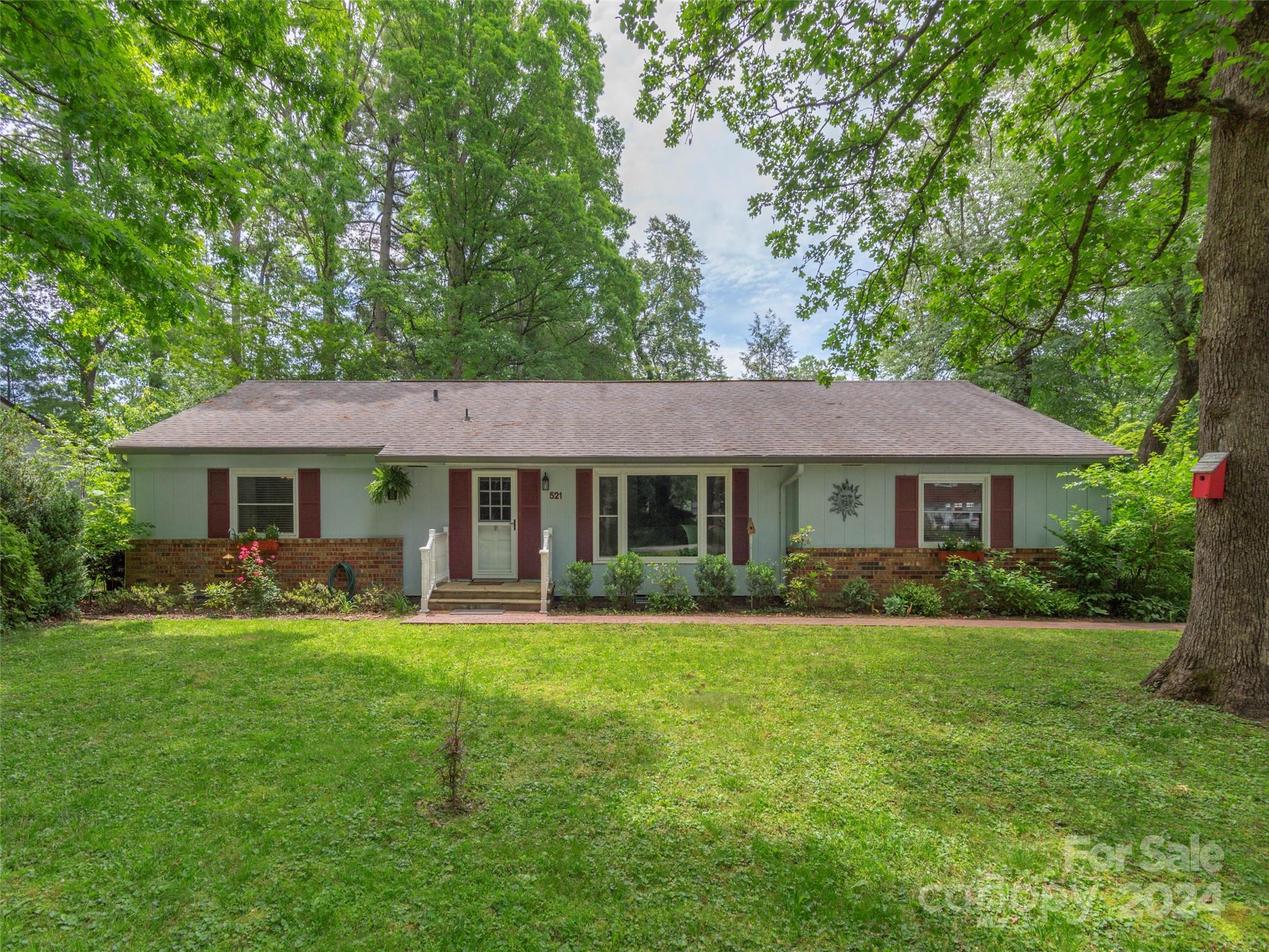Brookland Manor - Residential