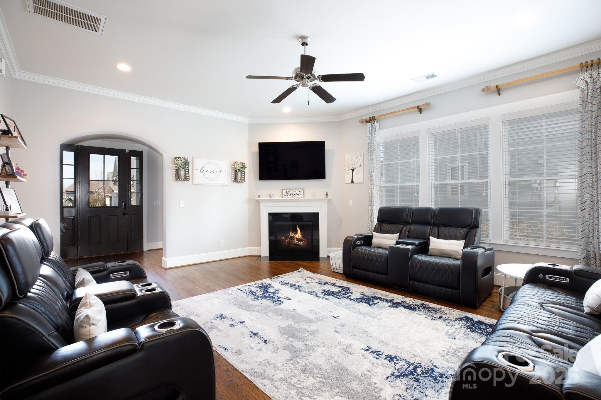 827 Bluff Loop Road
