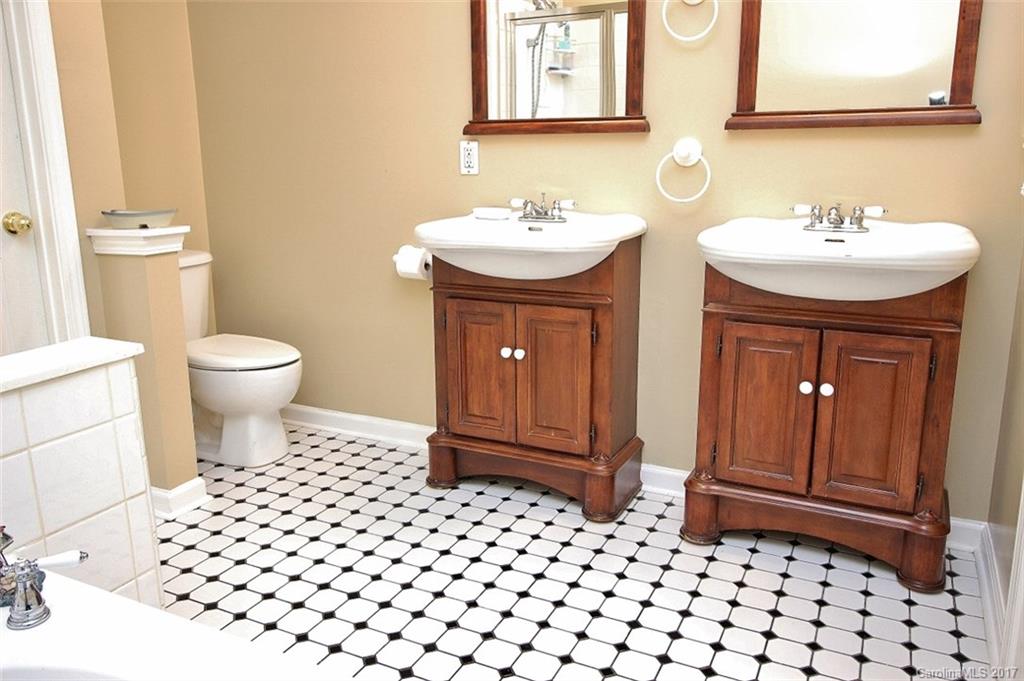 Autumn Cove At Lake Wylie - Residential