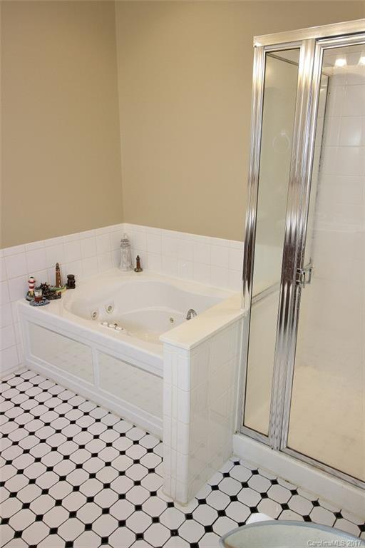 Autumn Cove At Lake Wylie - Residential