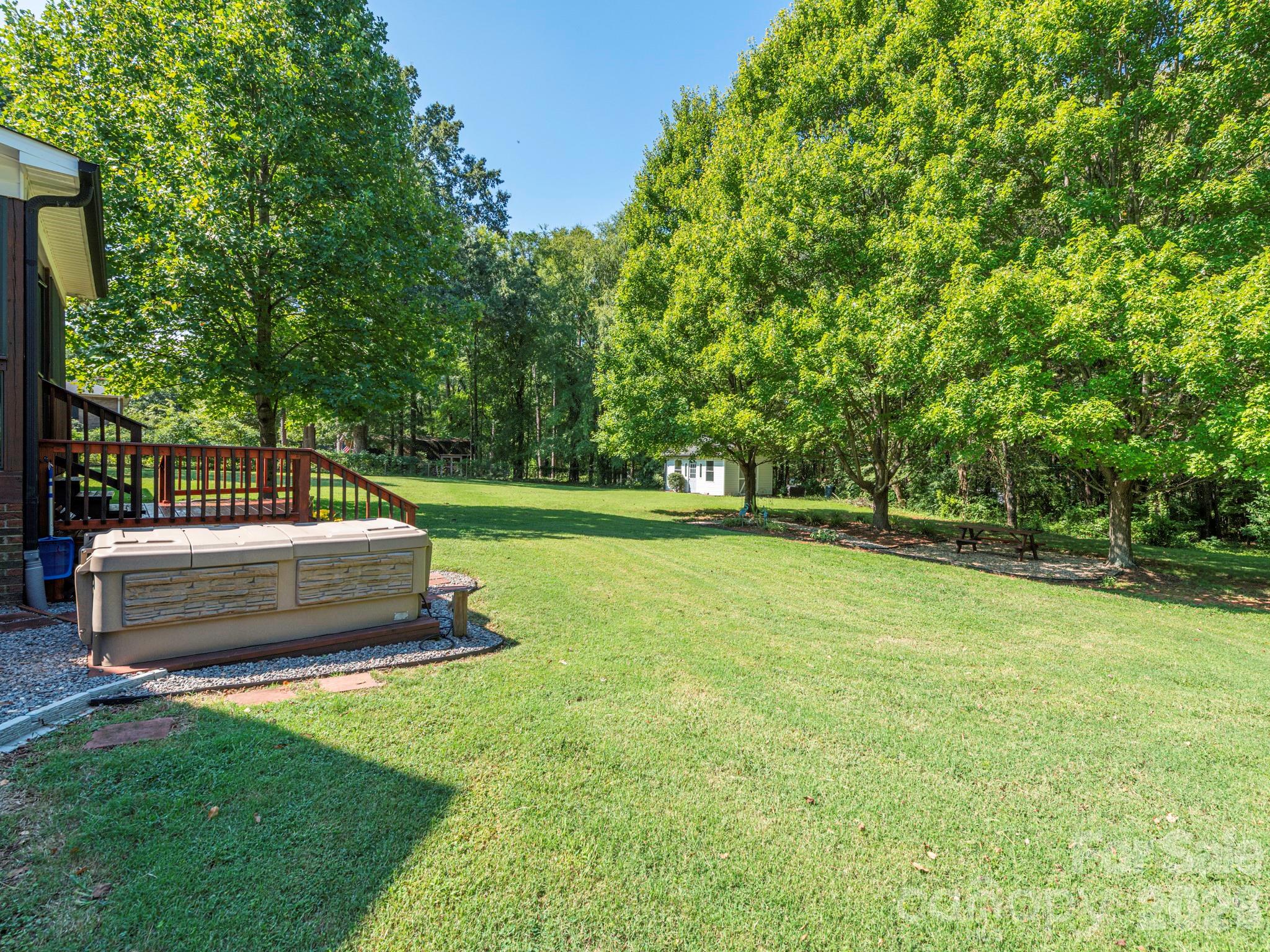 2434 Plantation Road NW
