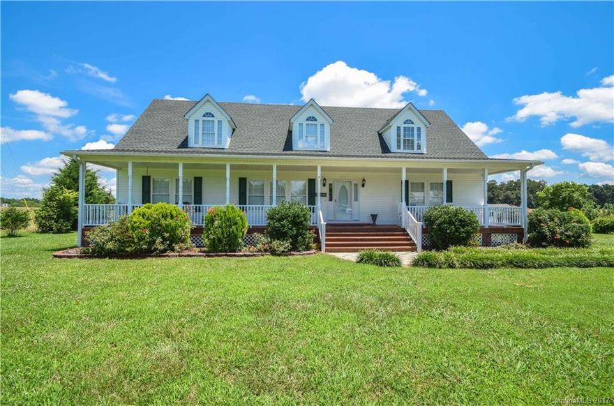 This beautiful home in Unionville shows like new! This home has eye catching curb appeal with its rocking chair front porch. It also offers a large private back yard, a 48 x 48 wired shop, spotless laminate hardwood floors, granite counter tops, spacious rooms throughout, cherry cabinets with lighting, a large Family Room with an oversized walk-in closet upstairs and its own full bath. This home offers a lot for the price.