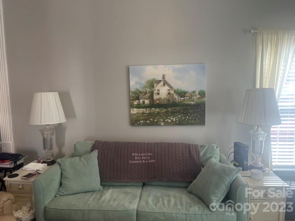 The Glen at Highland Creek - Residential