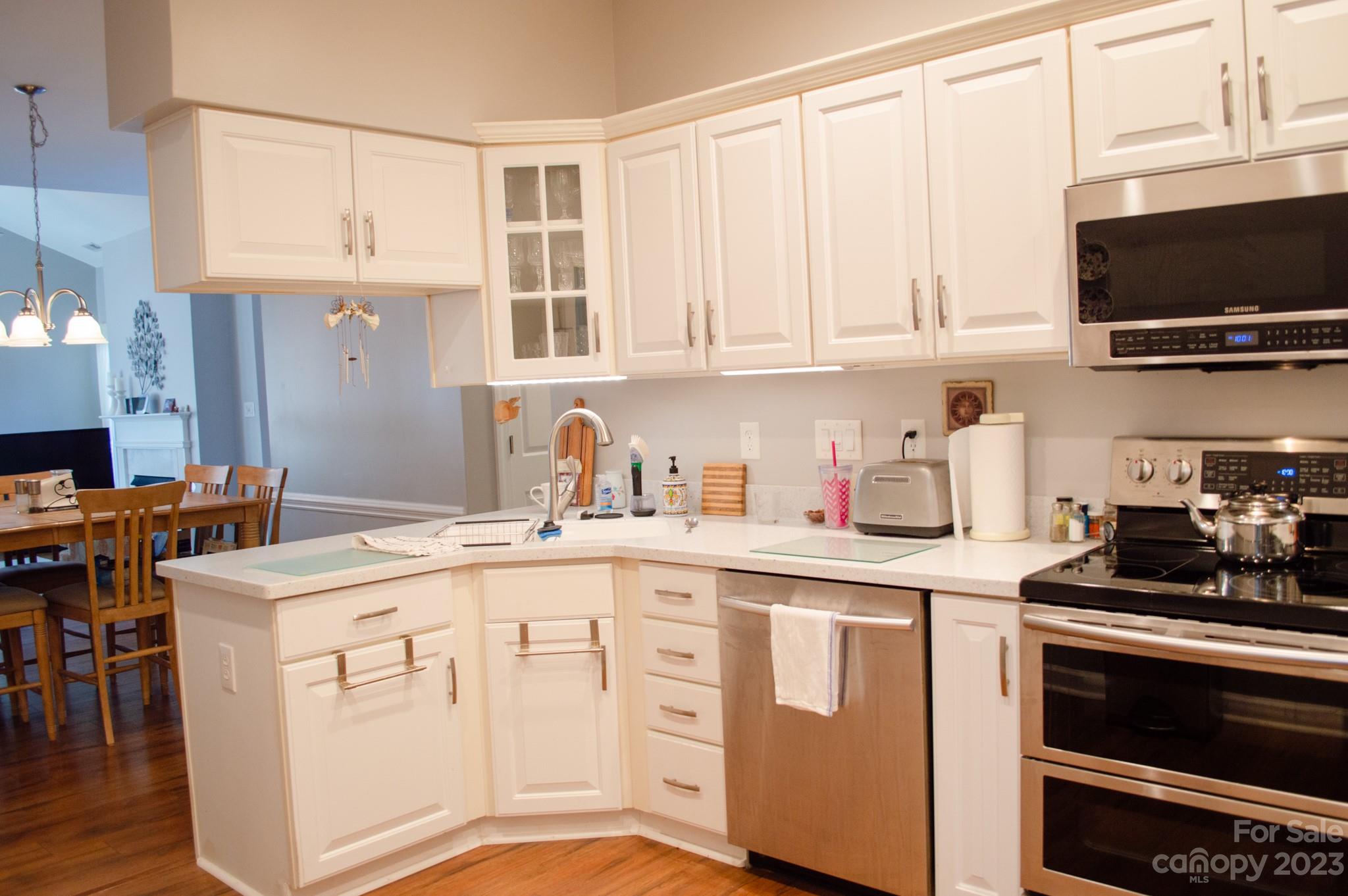 The Glen at Highland Creek - Residential