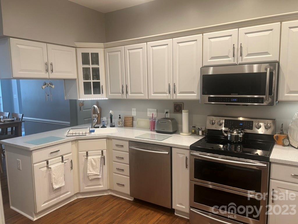 The Glen at Highland Creek - Residential