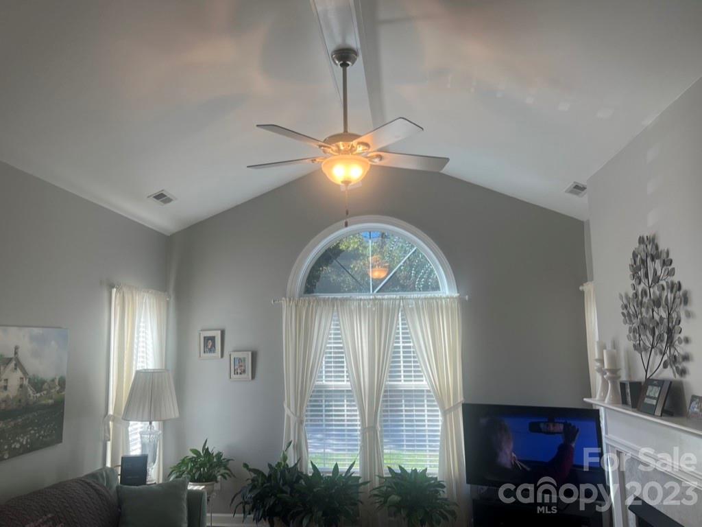 The Glen at Highland Creek - Residential