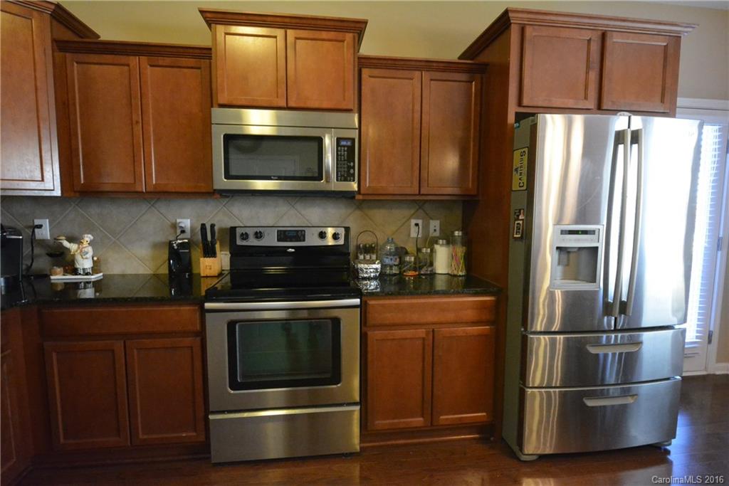 Newport Lakes - Residential