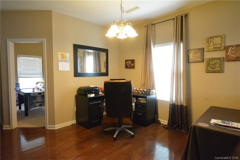 Newport Lakes - Residential