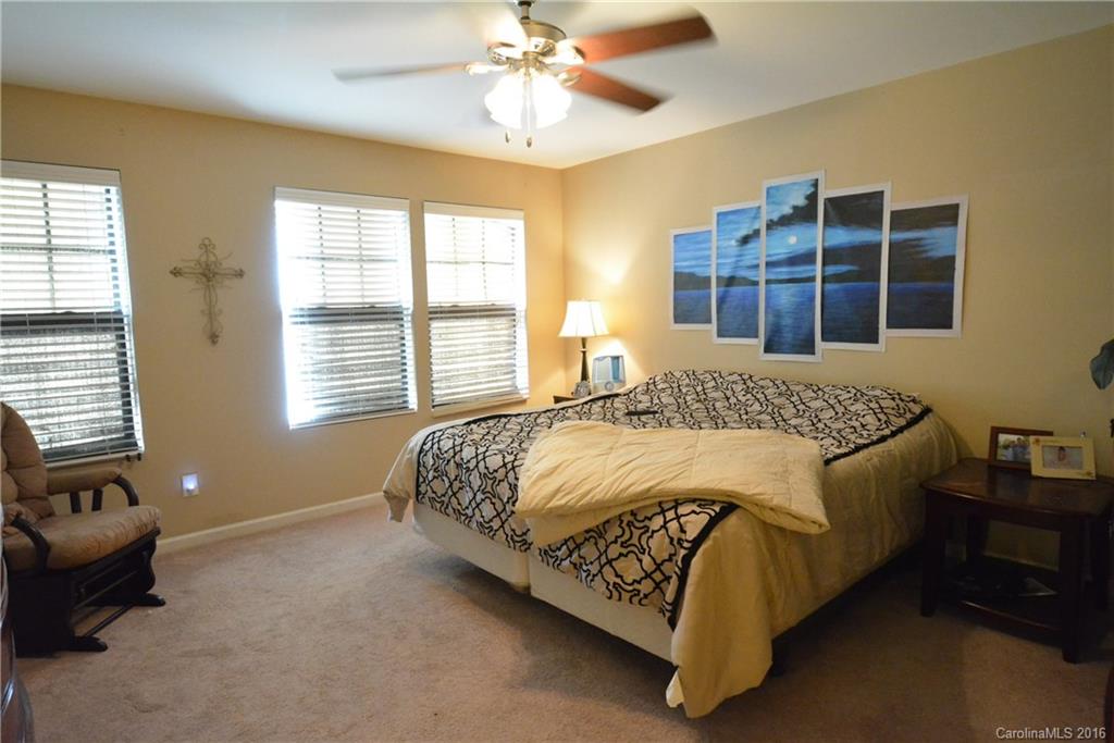 Newport Lakes - Residential