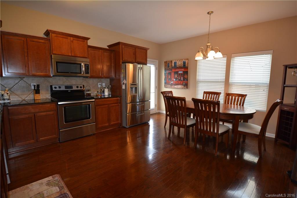 Newport Lakes - Residential