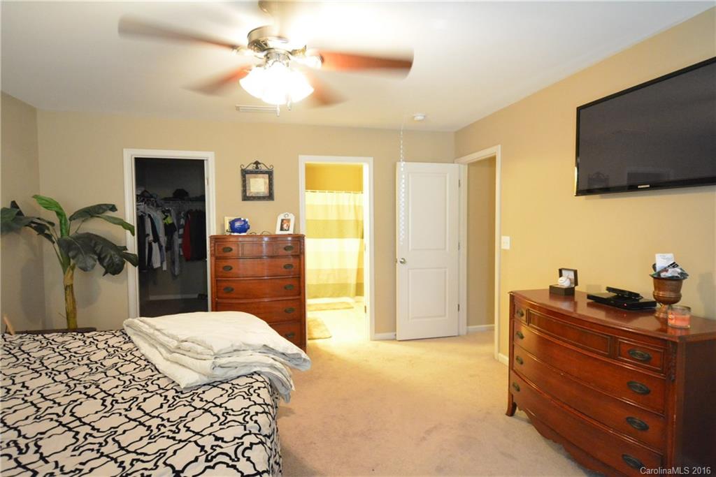 Newport Lakes - Residential