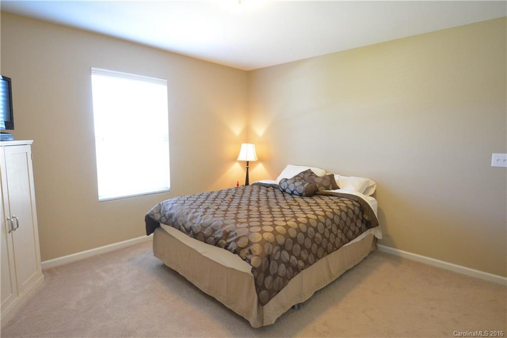 Newport Lakes - Residential