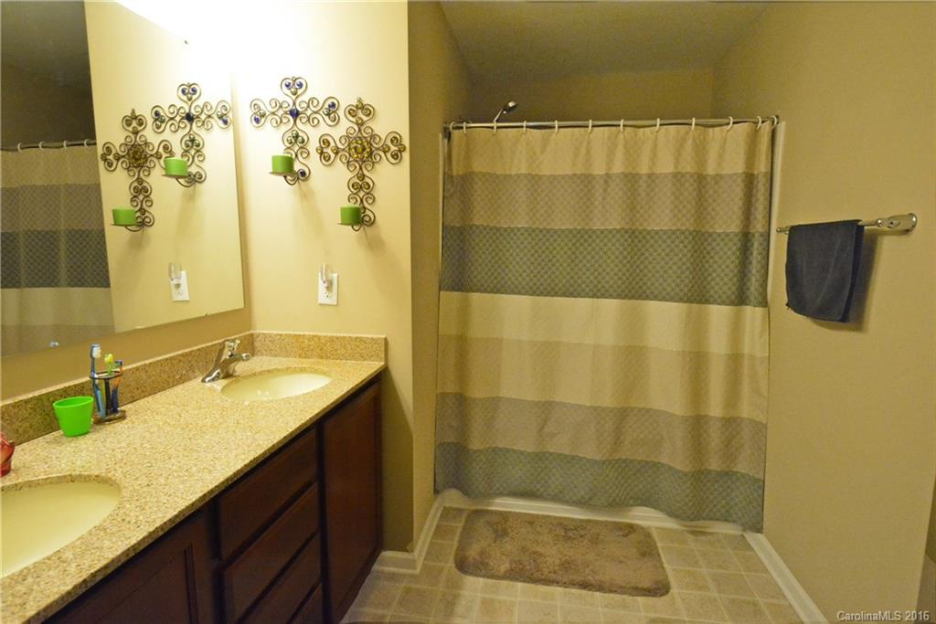 Newport Lakes - Residential