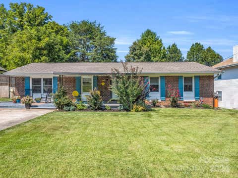 Photo for 11 Pleasant Ridge Drive