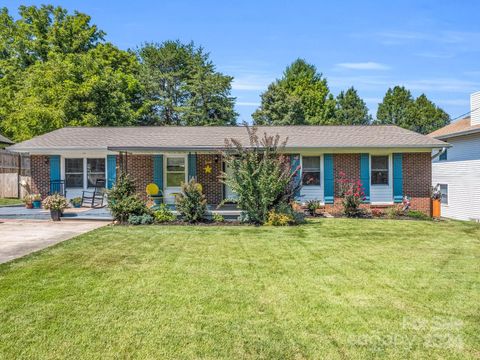 11 Pleasant Ridge Drive Asheville NC 28805