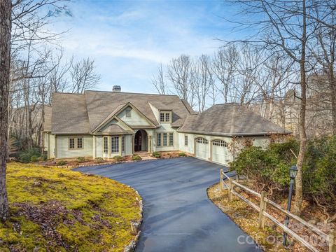 Photo of 405 Kanasdatsi Drive, Brevard, NC 28712 (MLS # 4334054)