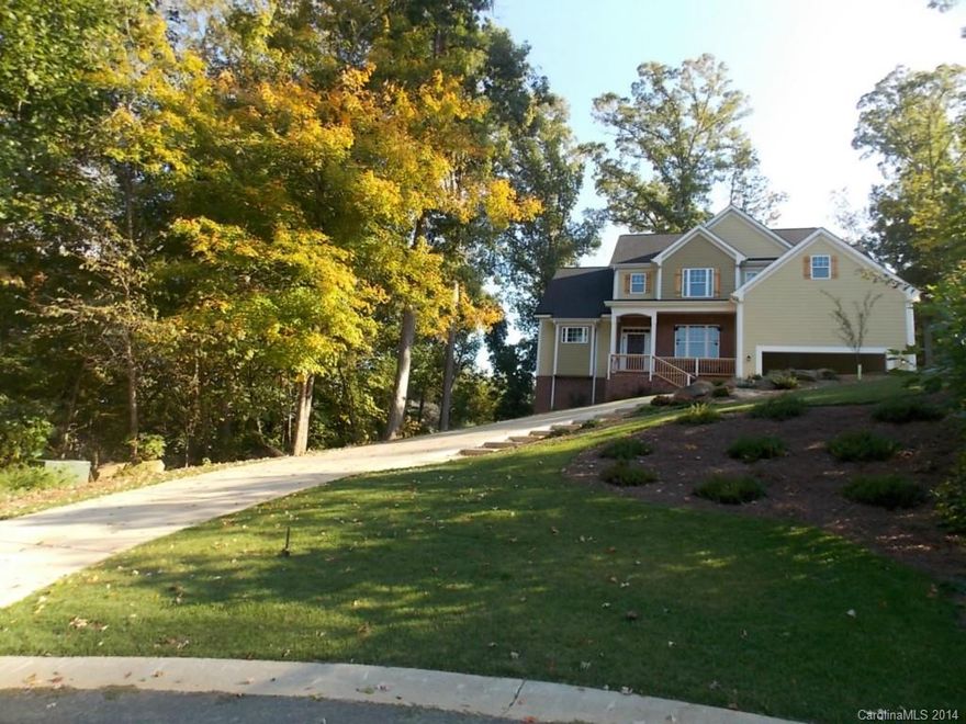 $7,500 October Buyer Incentive Package! Stunning new construction with a beautiful front porch hilltop view! Nestled on a cul-de-sac lot, this home draws in the surrounding nature & quiet setting. Hardwood floors through out main, granite & stainless steel kitchen, breakfast area, den with fireplace, 2nd fireplace in the vaulted greatroom, a formal dining, and master with spa bath and his & hers closets.