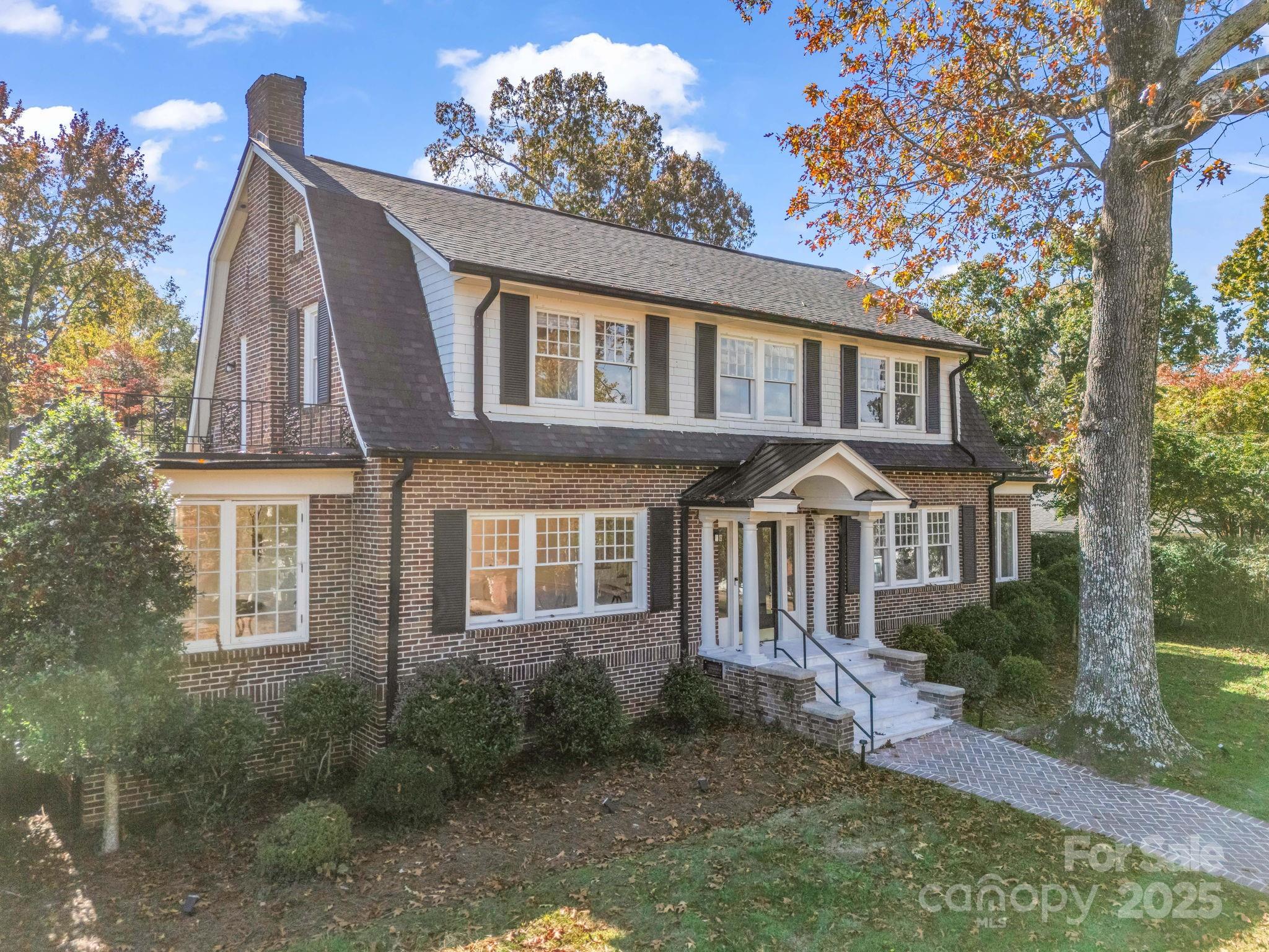 20 6th Avenue NE