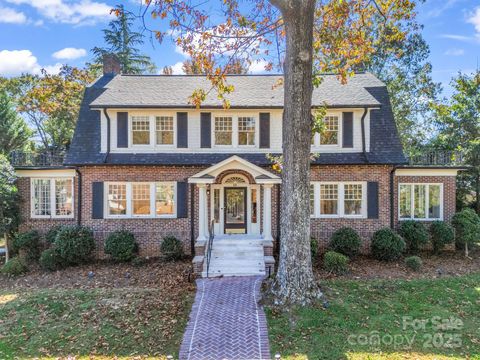 Photo of 20 6th Avenue NE, Hickory, NC 28601 (MLS # 4315533)