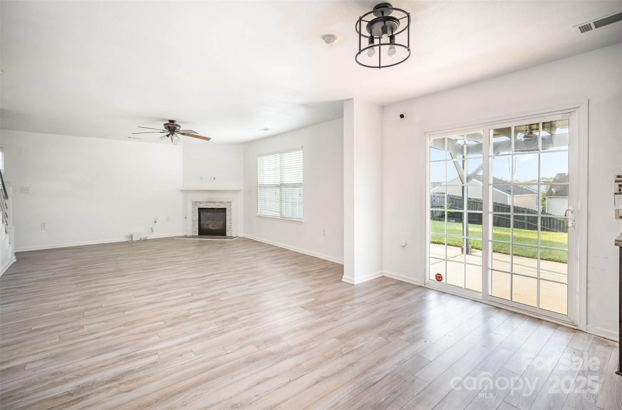 1813 Eastway Drive 293