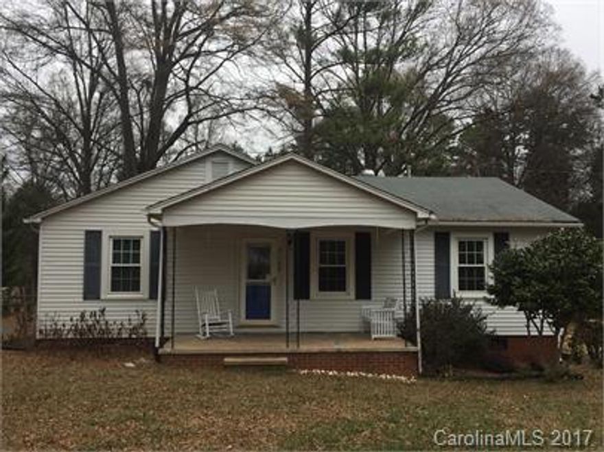 Charming Cornelius home full of character, move in ready today! Walk to downtown Cornelius, Lake Norman close by, shopping, dining, and so much more.  Easy access to I-77, HWY 21 and 115.