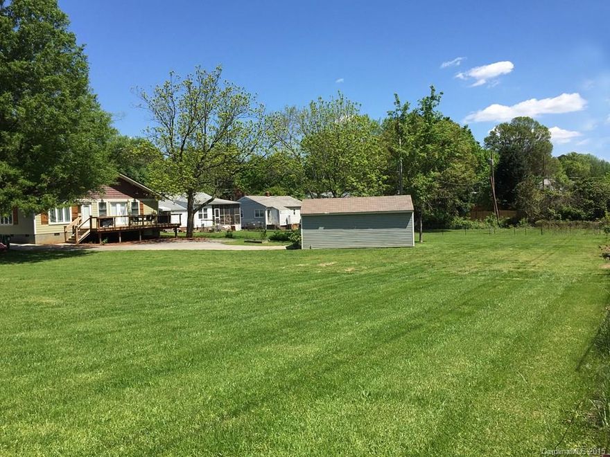 Cleared and ready to build your custom dream home in the desirable Sedgefield neighborhood.  A rare opportunity for developers.  Less than 1/2 mile to light rail.  Uptown is 1.9 miles away.  Zoned R-4.  Redfin recently named Sedgefield among nations hottest neighborhoods.  Harris Teeter coming soon too.  http://www.bizjournals.com/charlotte/blog/morning-edition/2014/08/charlotte-s-sedgefield-neighborhood-to-be-among.html