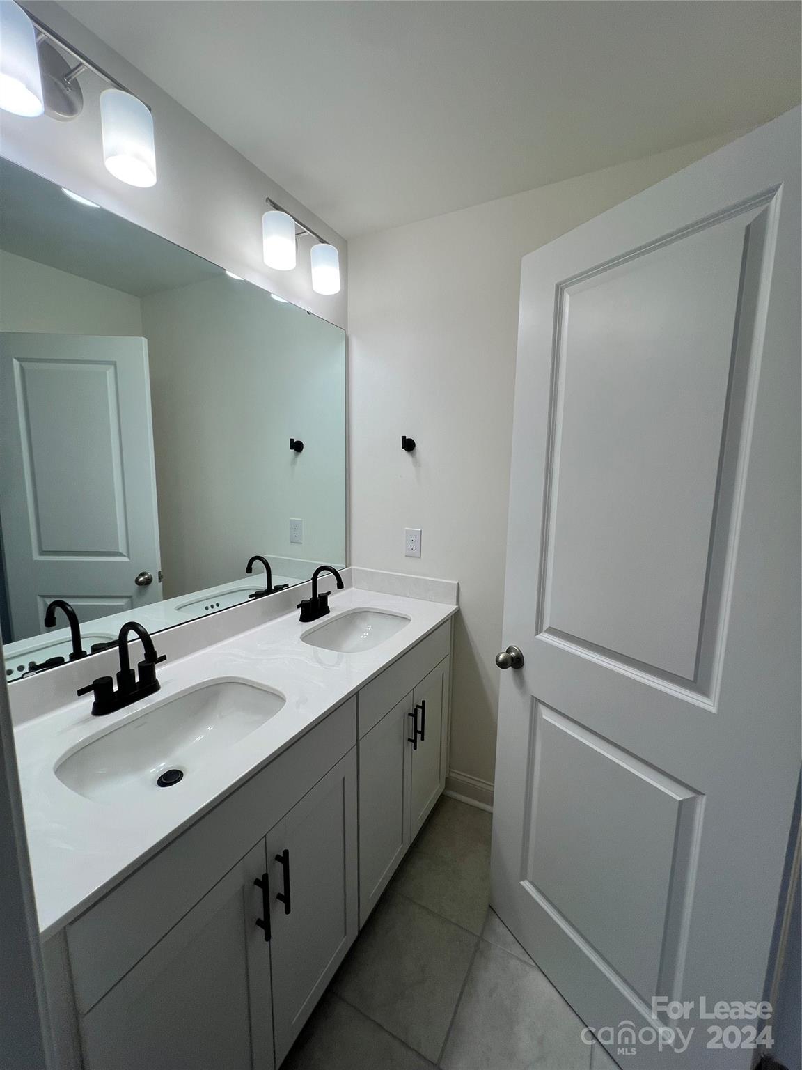 Paddlers Cove - Residential Lease