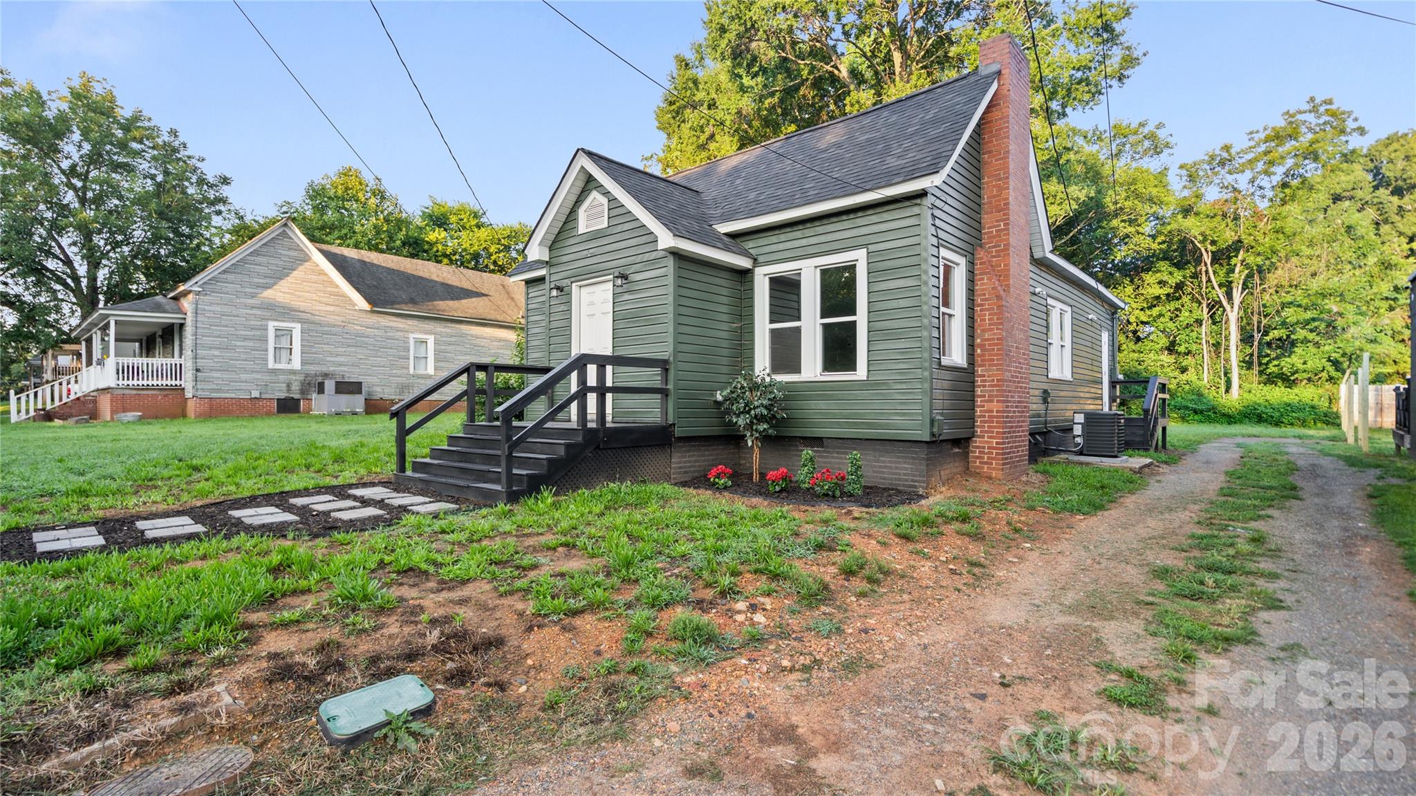 633 Austin Street