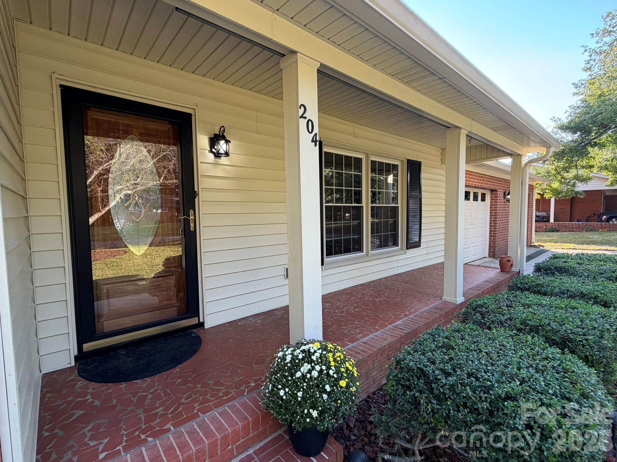 204 General J E Johnston Street