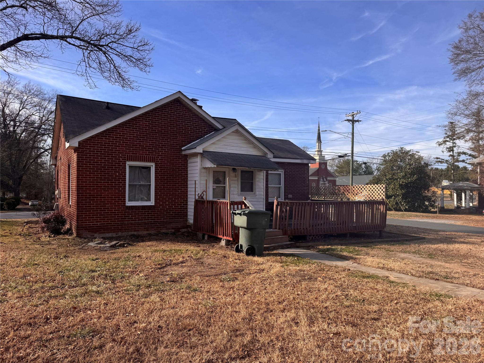 302 S Myrtle School Road