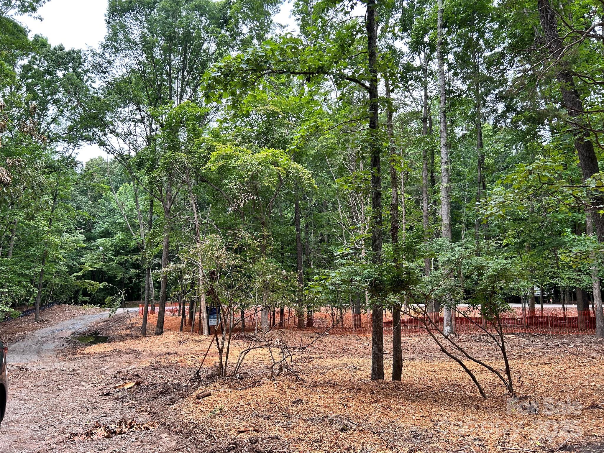 3415 Lakeside Drive