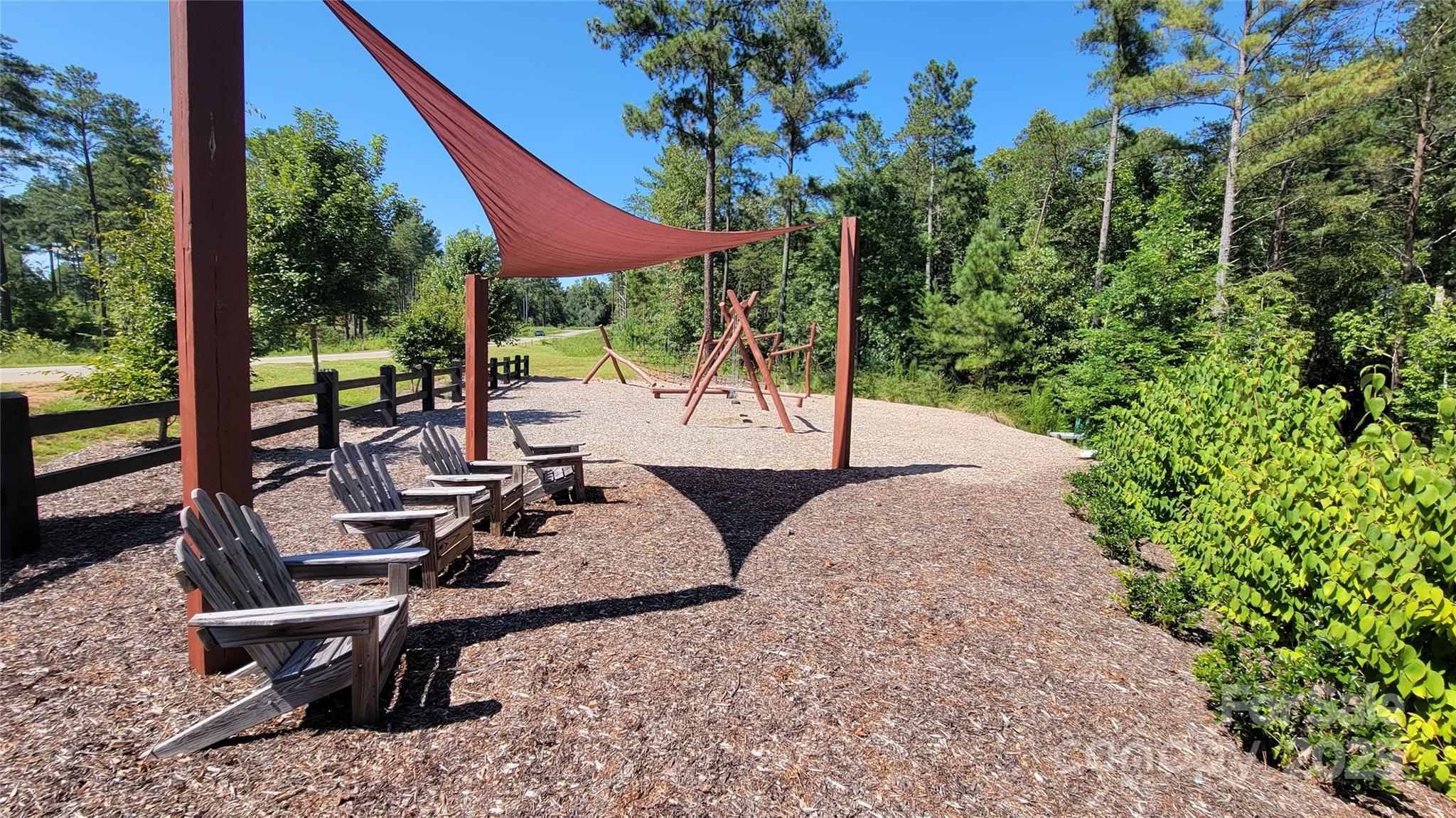 The Waterfront Club - Land