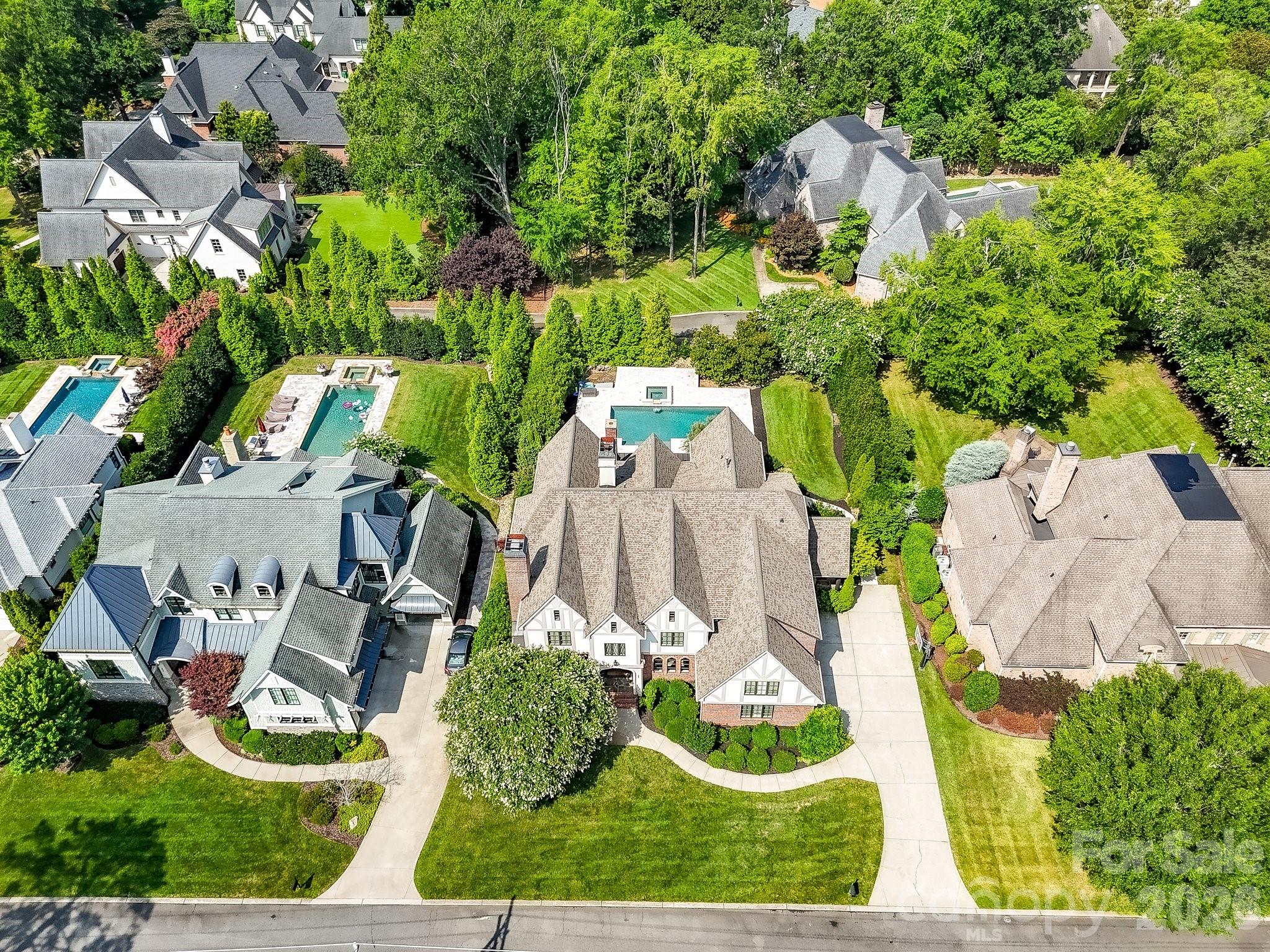 808 Huntington Park Drive