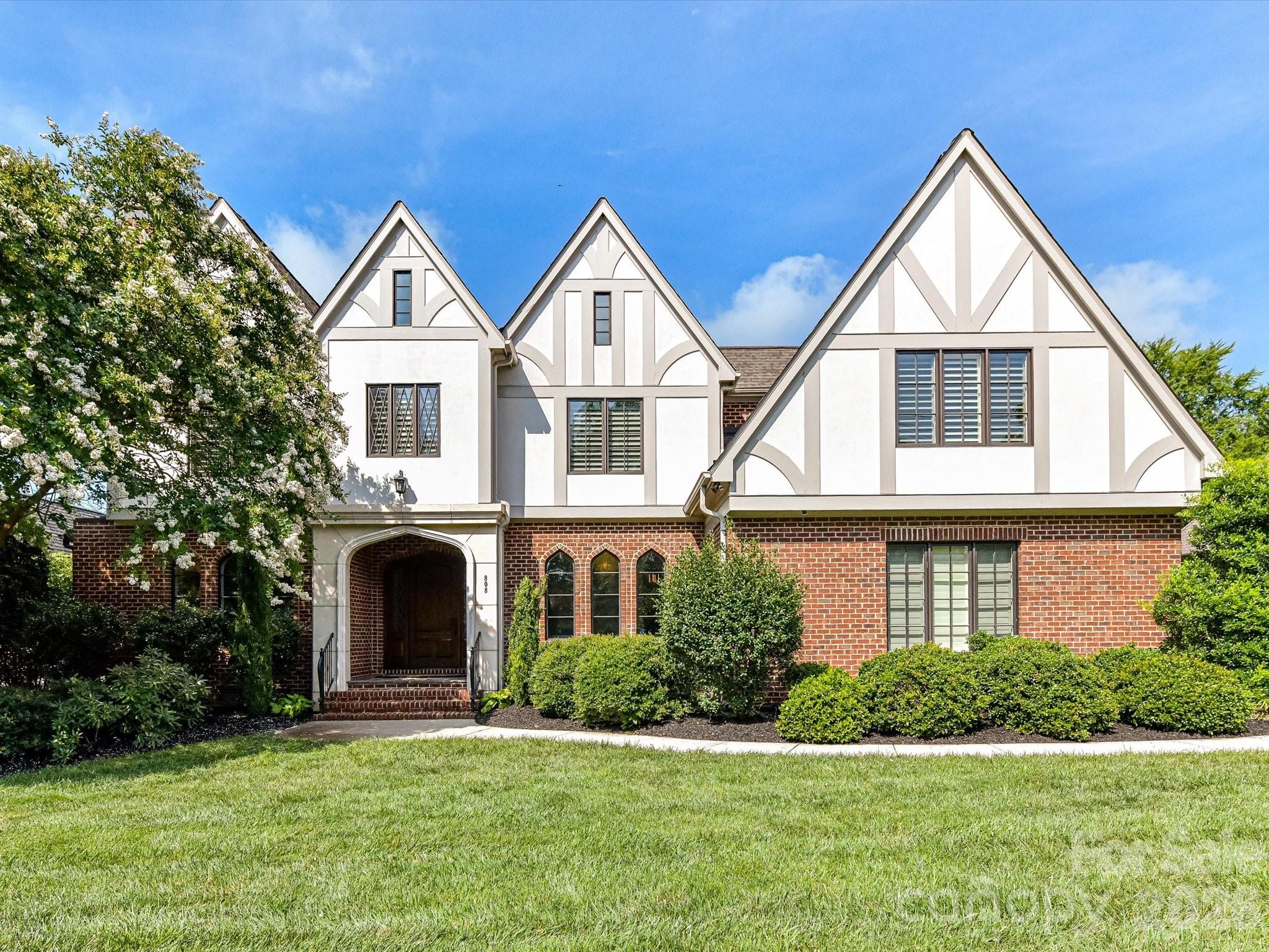 808 Huntington Park Drive