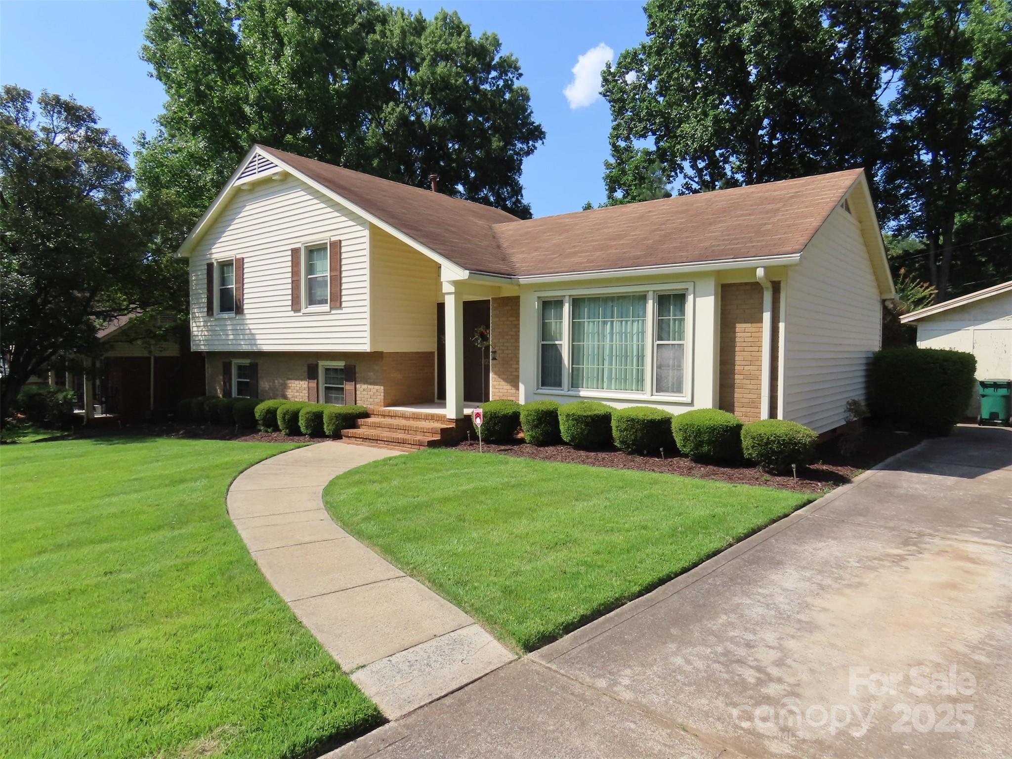 5823 Rupert Lane