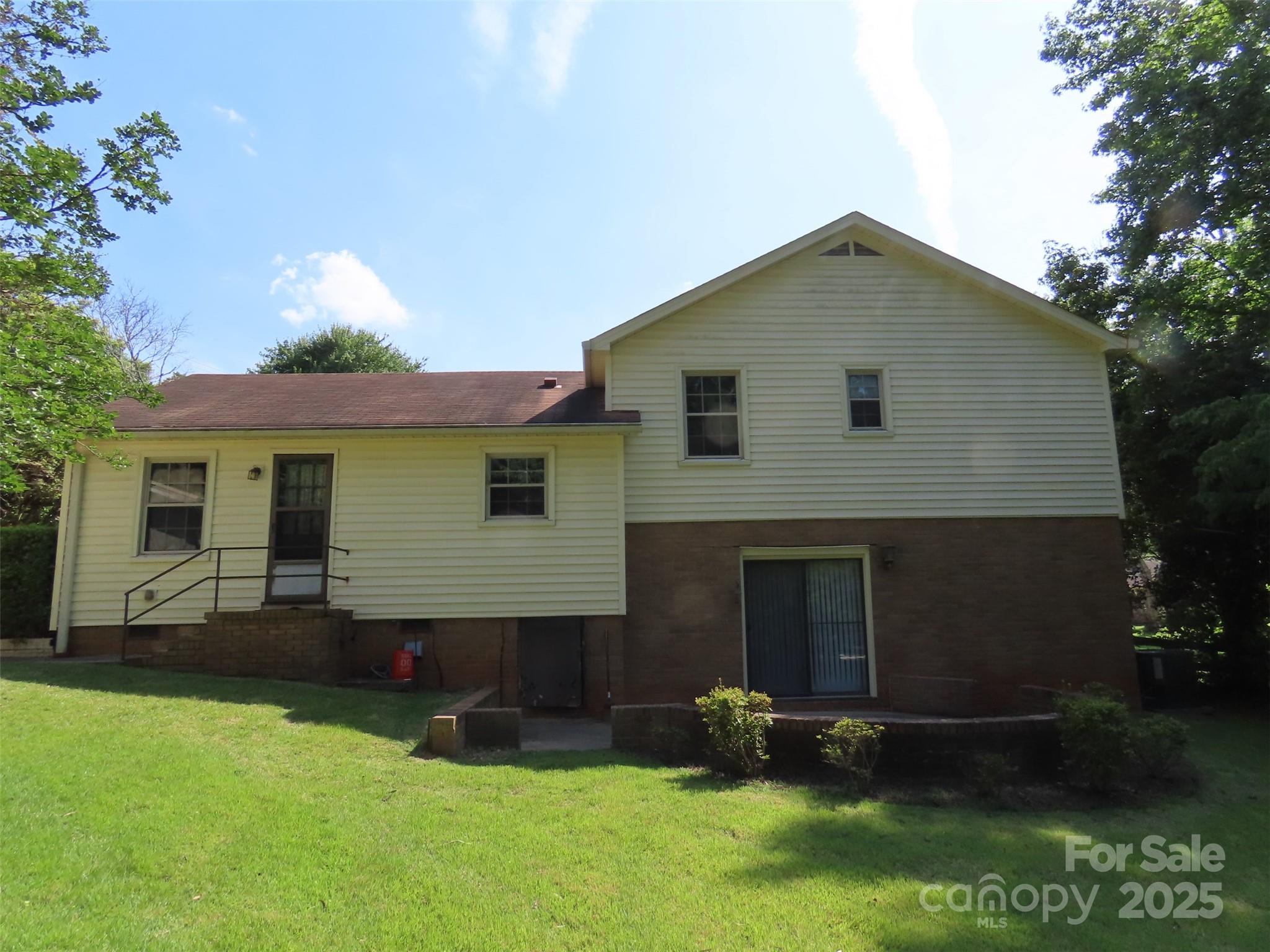 5823 Rupert Lane