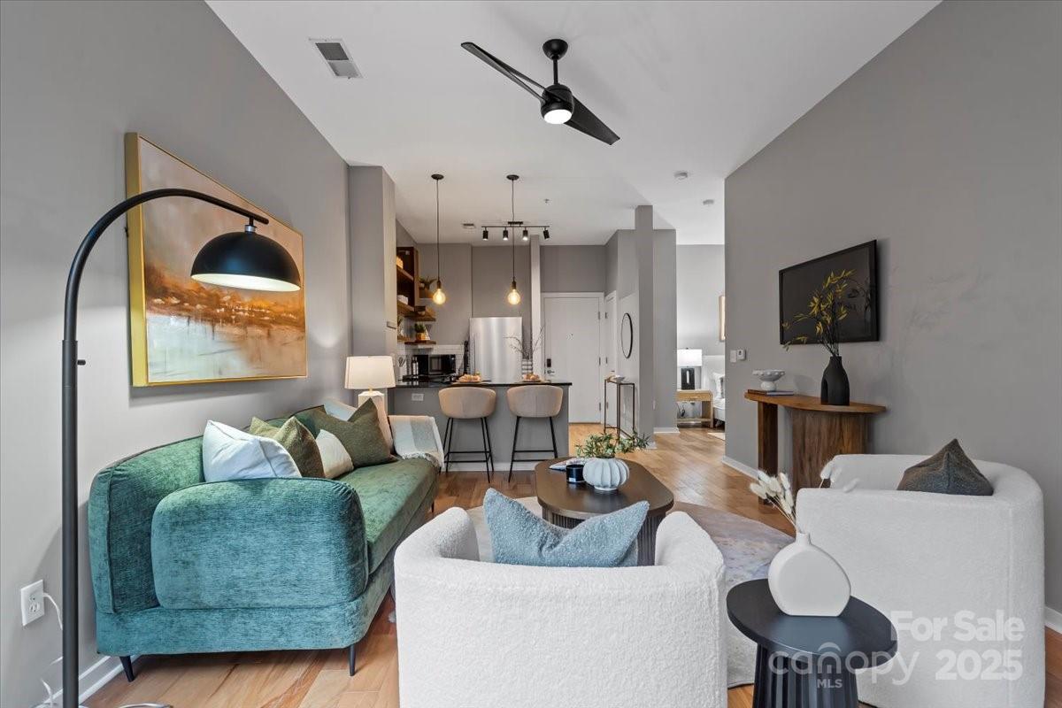 525 E 6th Street 211