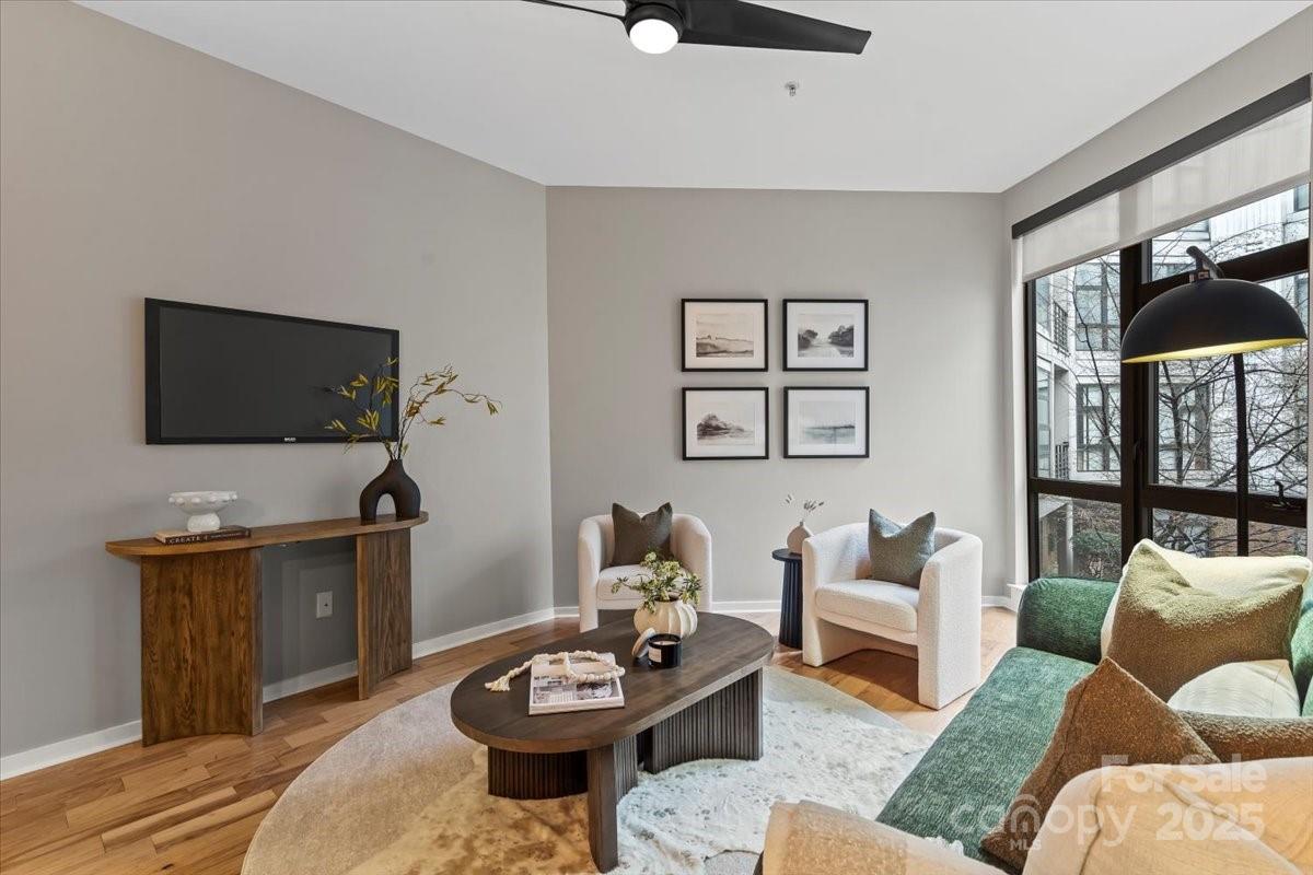 525 E 6th Street 211
