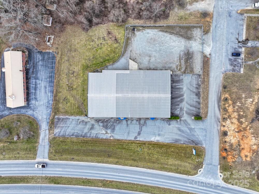 913 Upward Road