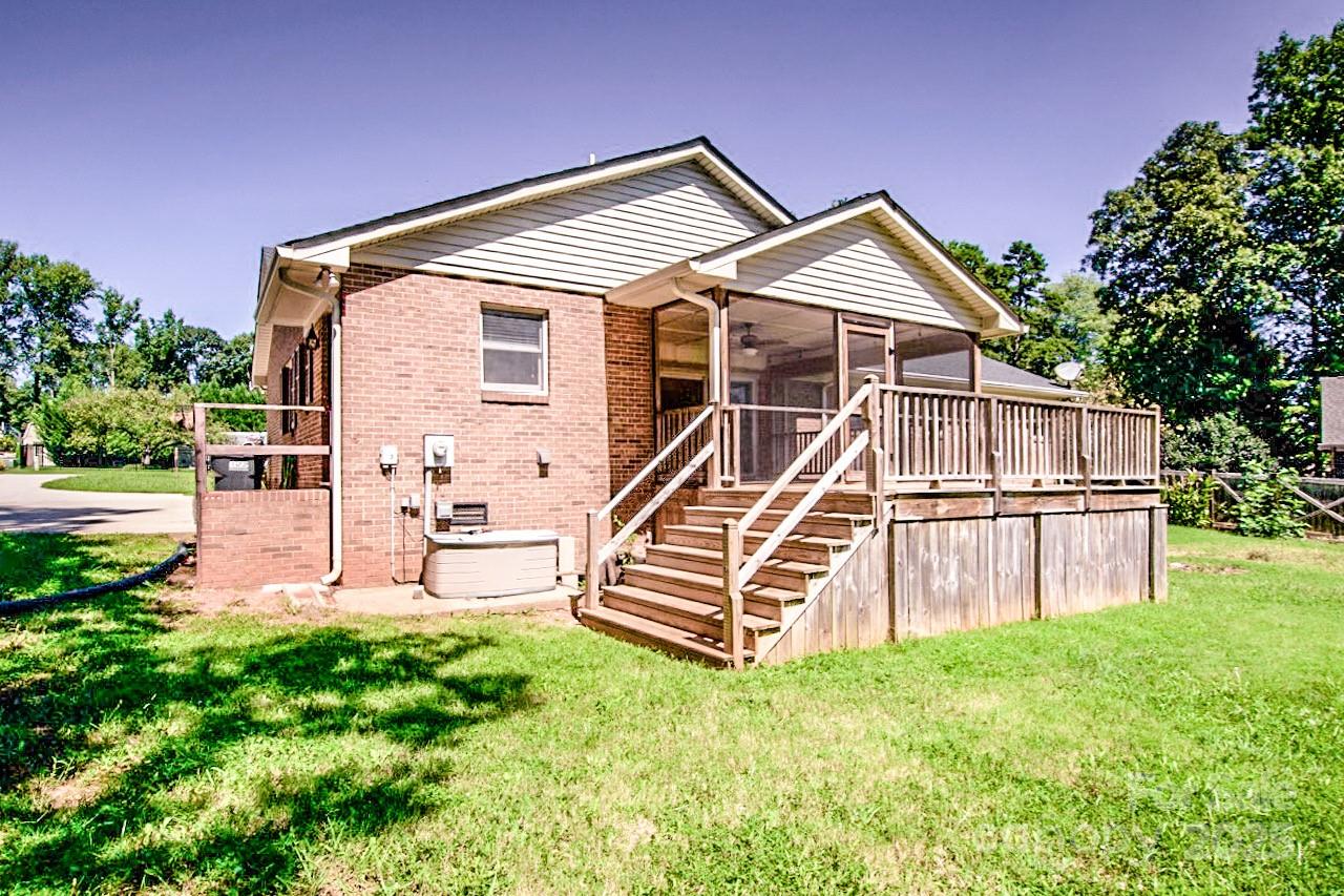 209 Woodstream Circle