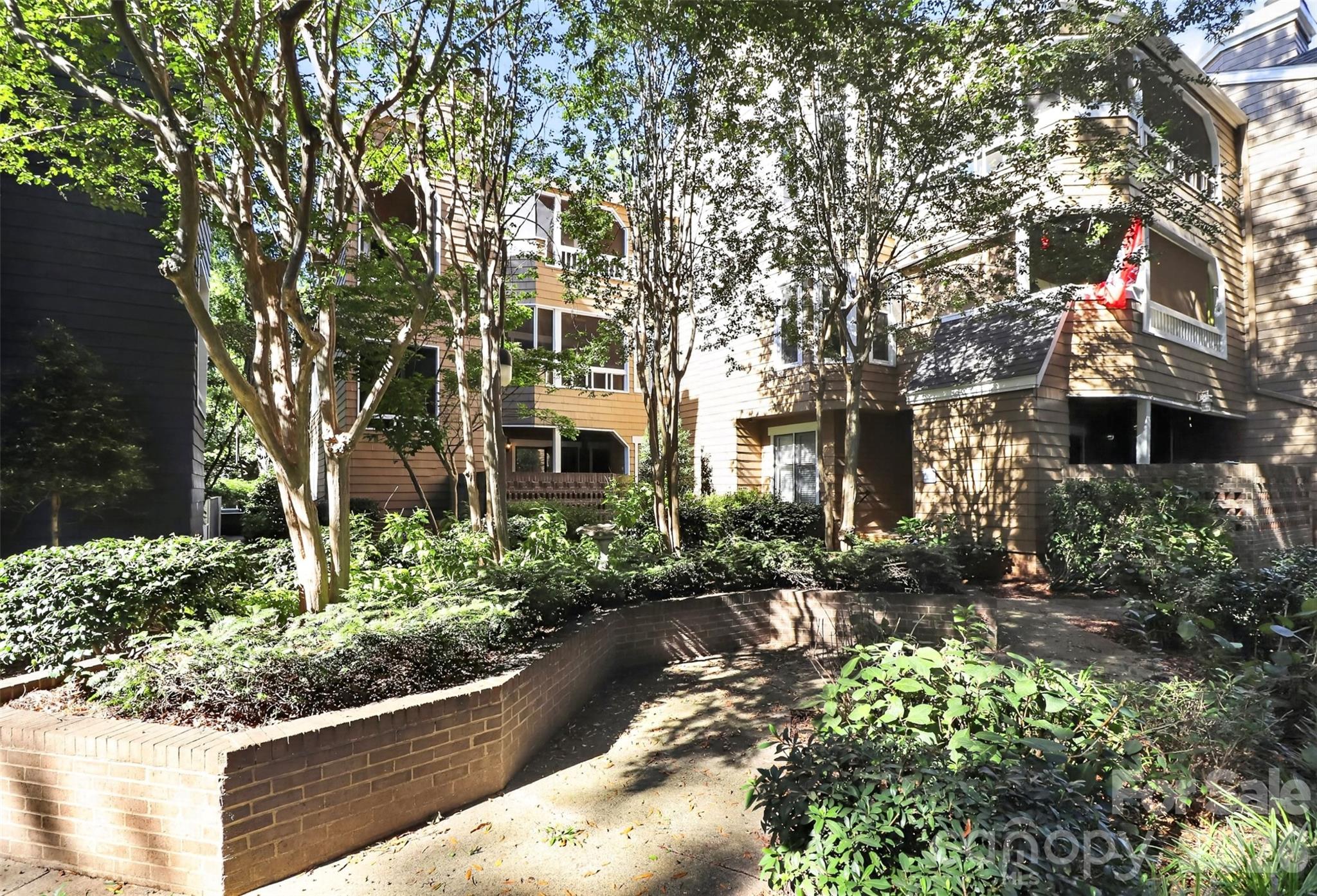 413 W 8th Street B