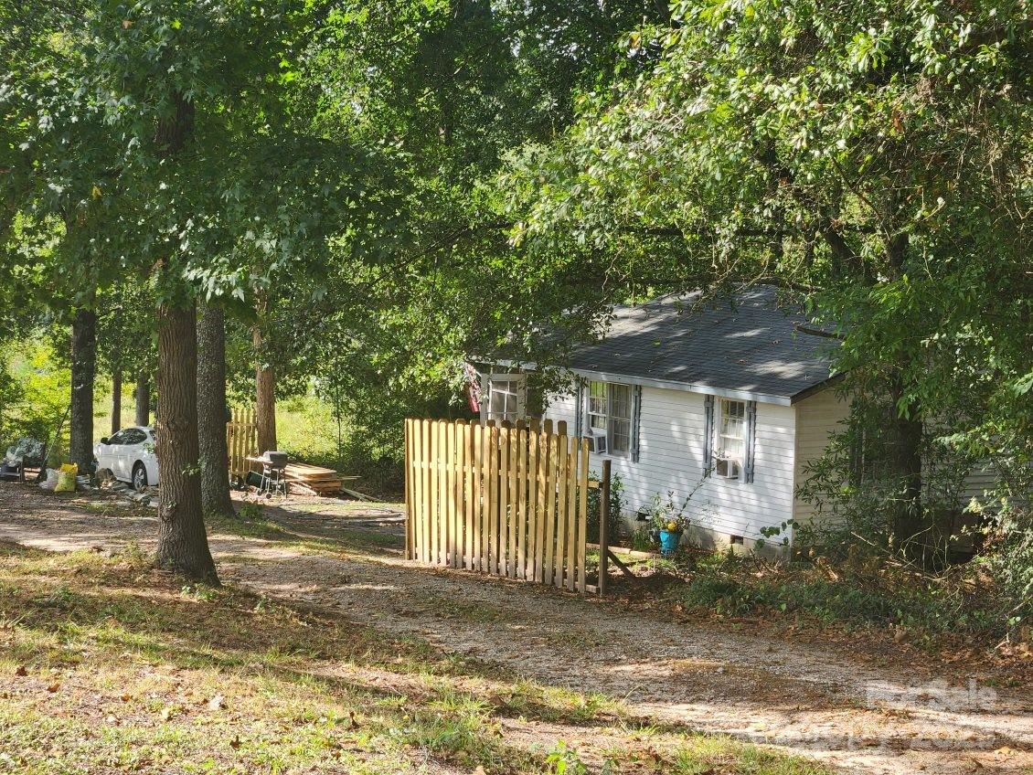 5987 Charlotte Highway