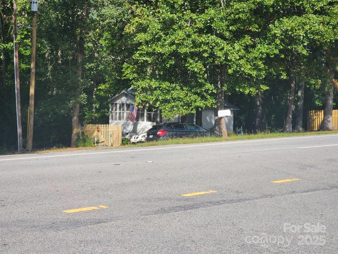 5987 Charlotte Highway