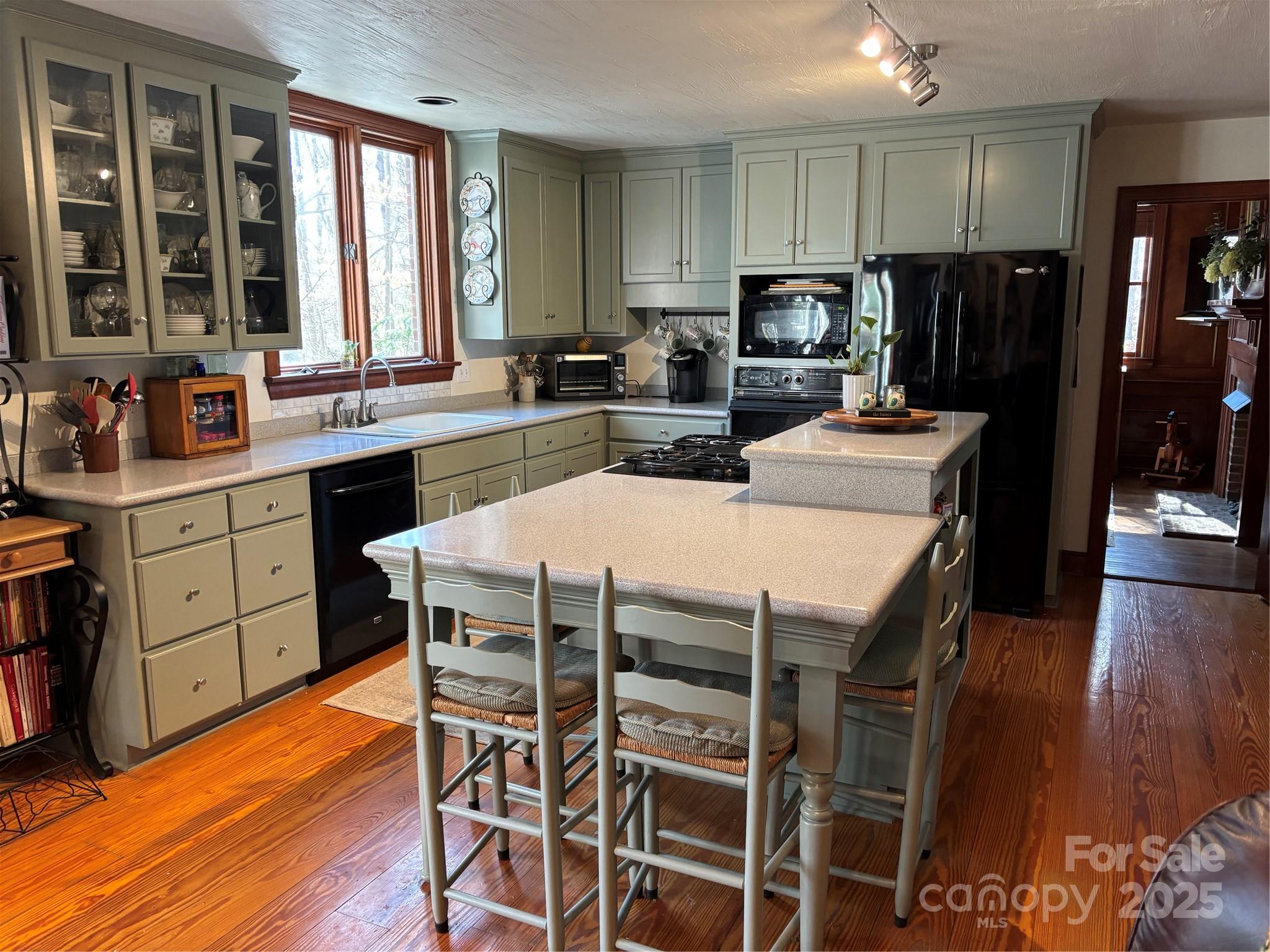 511 Glencurry Drive