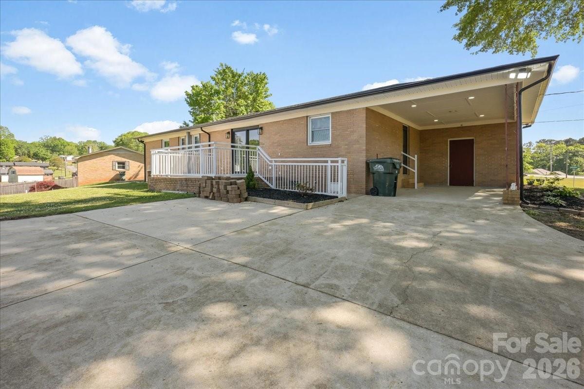 Landsdowne - Residential